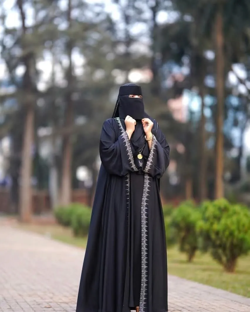 থাম্বনেইল 4